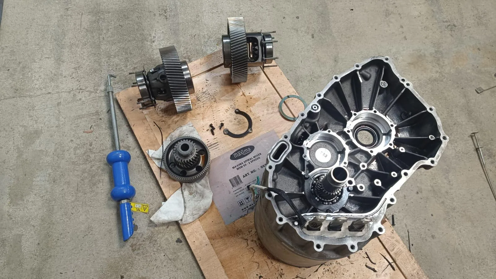 Elektrický pohon Tesla během mechanické opravy